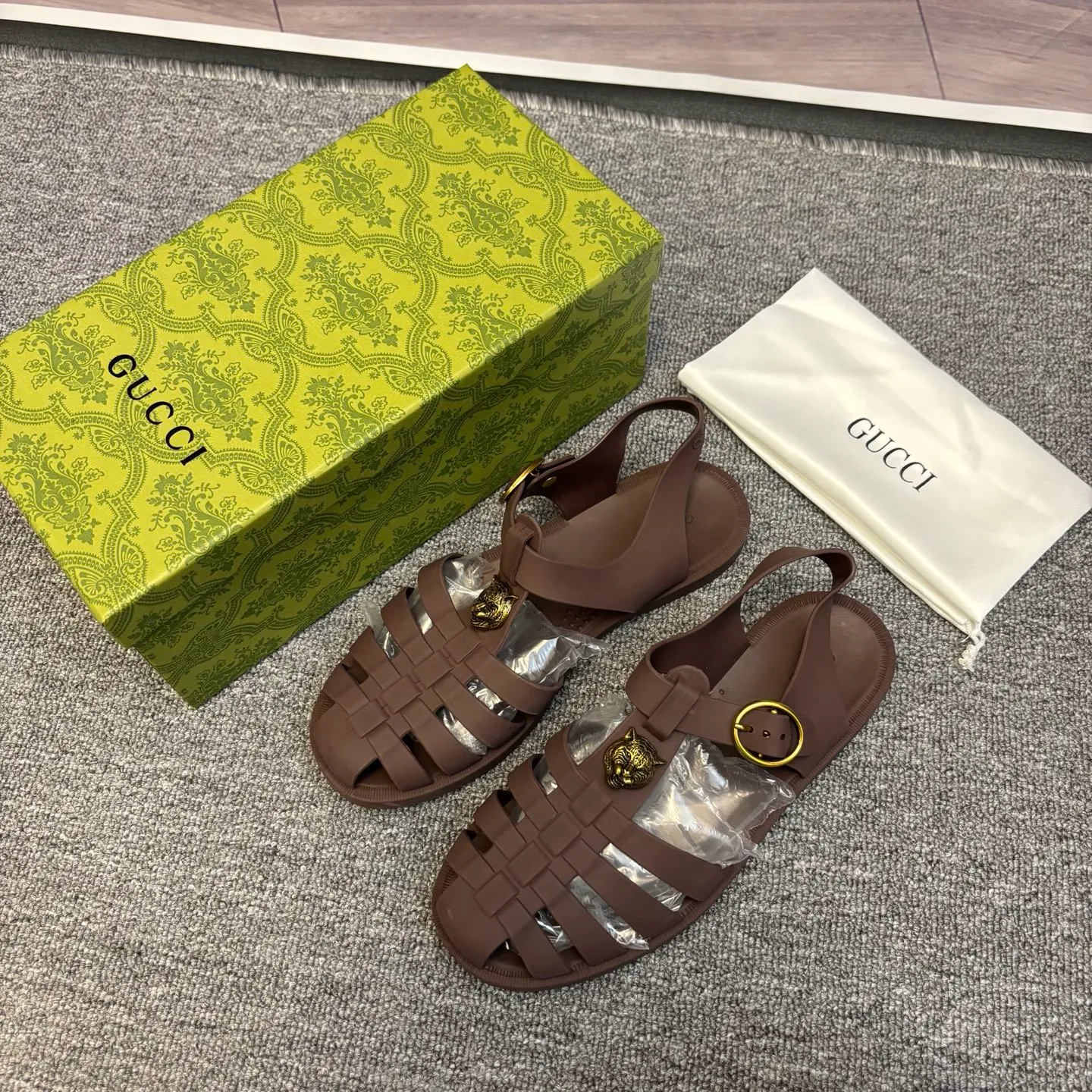 Men's shoes 260💰 [Gucci] Counter quality, top-quality original goods, real photos! Original TPU material, fine workmanship, comfortable; genuine 1:1 replica Size: 36 ~ 46